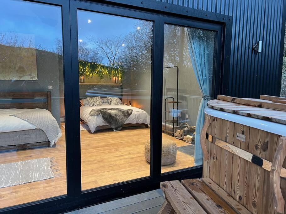 Luxury Lodge In The Treetops Llanbrynmair Buitenkant foto